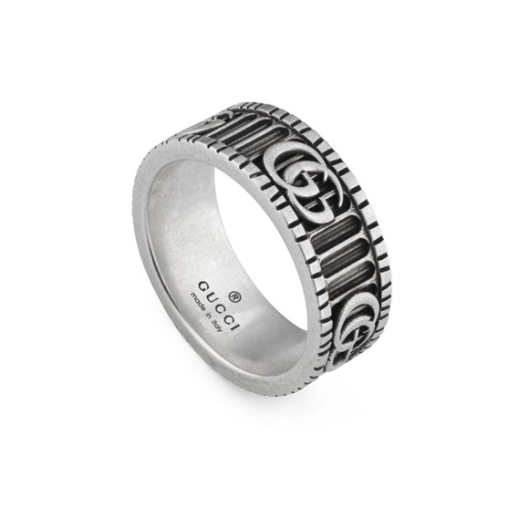 Gucci Silver Men's Ring size us 10

worn 2 days- need a size larger.
Price firm - Picture 1 of 9
